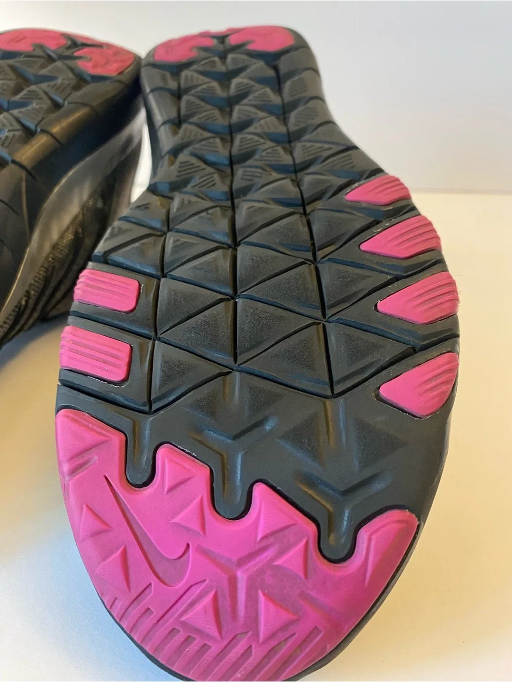 Nike Free TR 6 Women’s Size 8.5 Metallic Silver Black Pink Training 849805-002